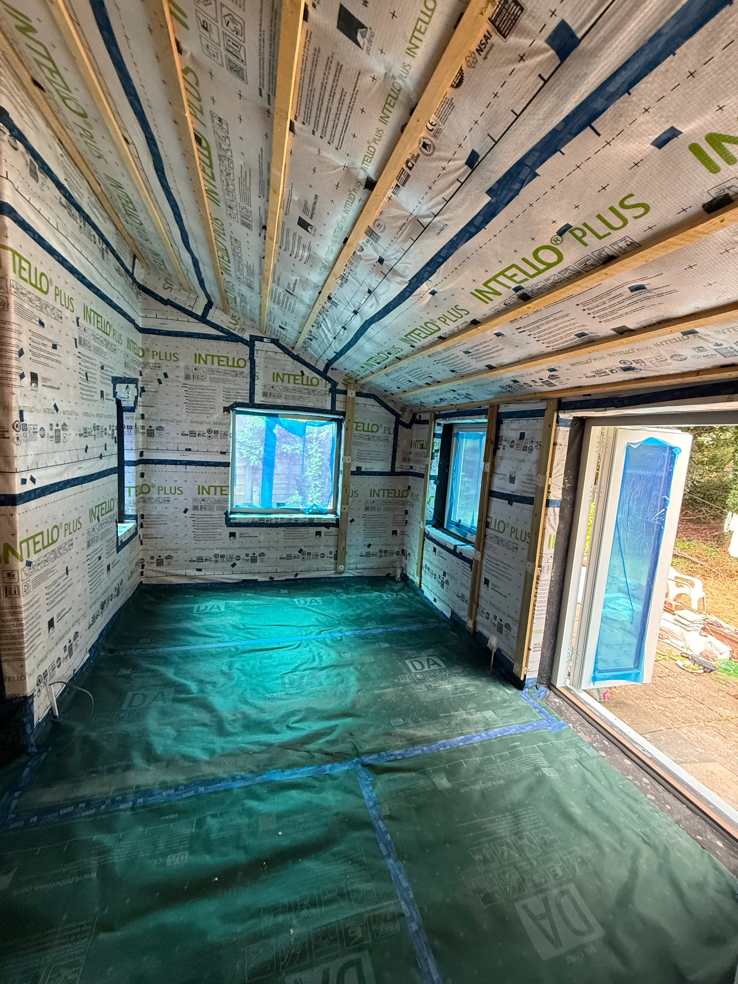 Room and floor — Floor membrane